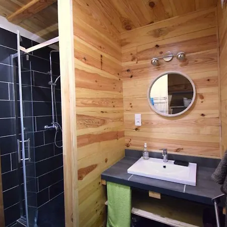 L'eric-gites De Tit'ane * ז'יניאק